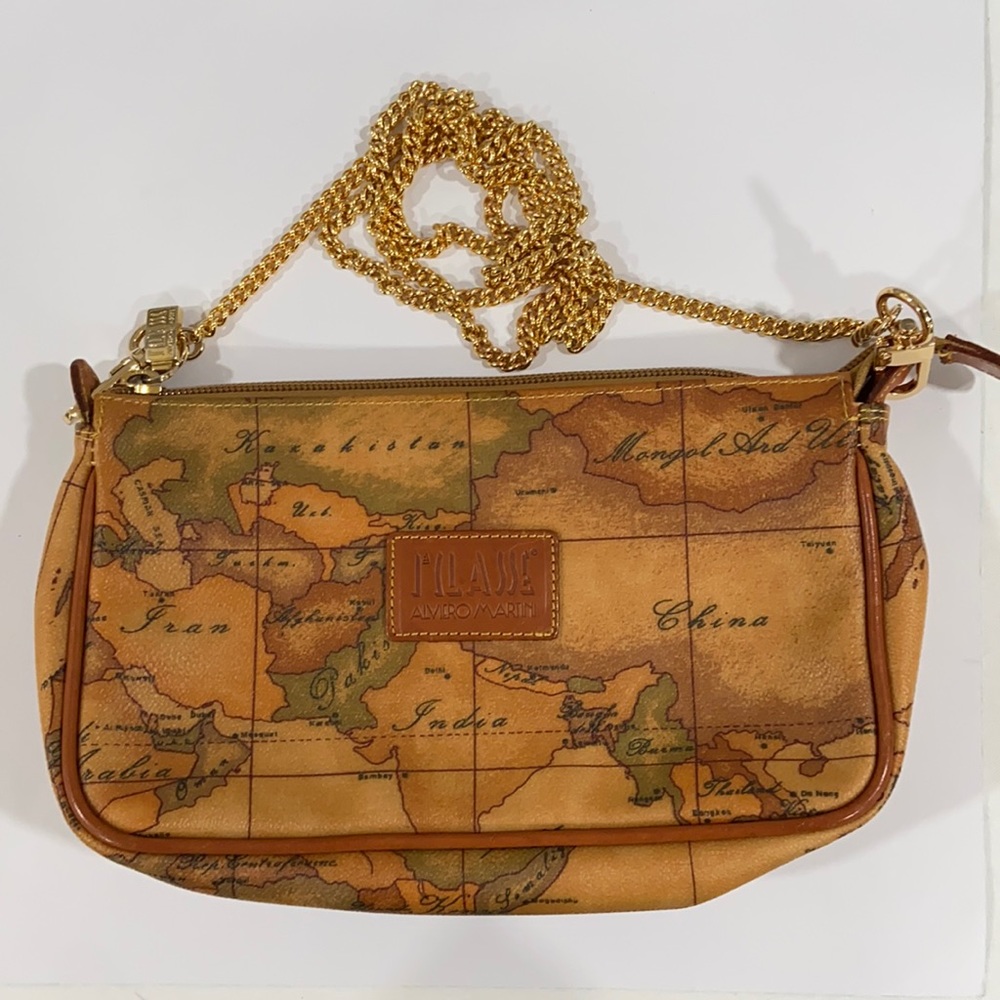 La Classe Alviero Martini. Small Pochette.